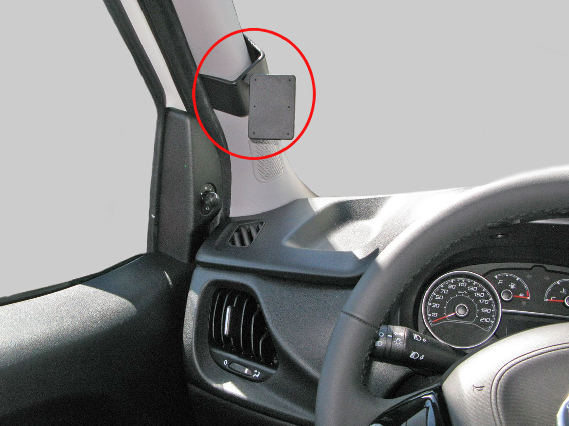 Brodit ProClip 805130 voor Dodge Ram ProMaster City 2016-2024 en Fiat Doblò 2016-2017 - productfoto zwarte ABS montagebasis