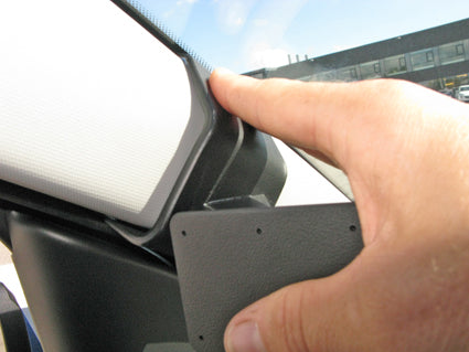 Brodit ProClip 805151 voor Opel Karl 2016-2020 - detail van dashboardmontage