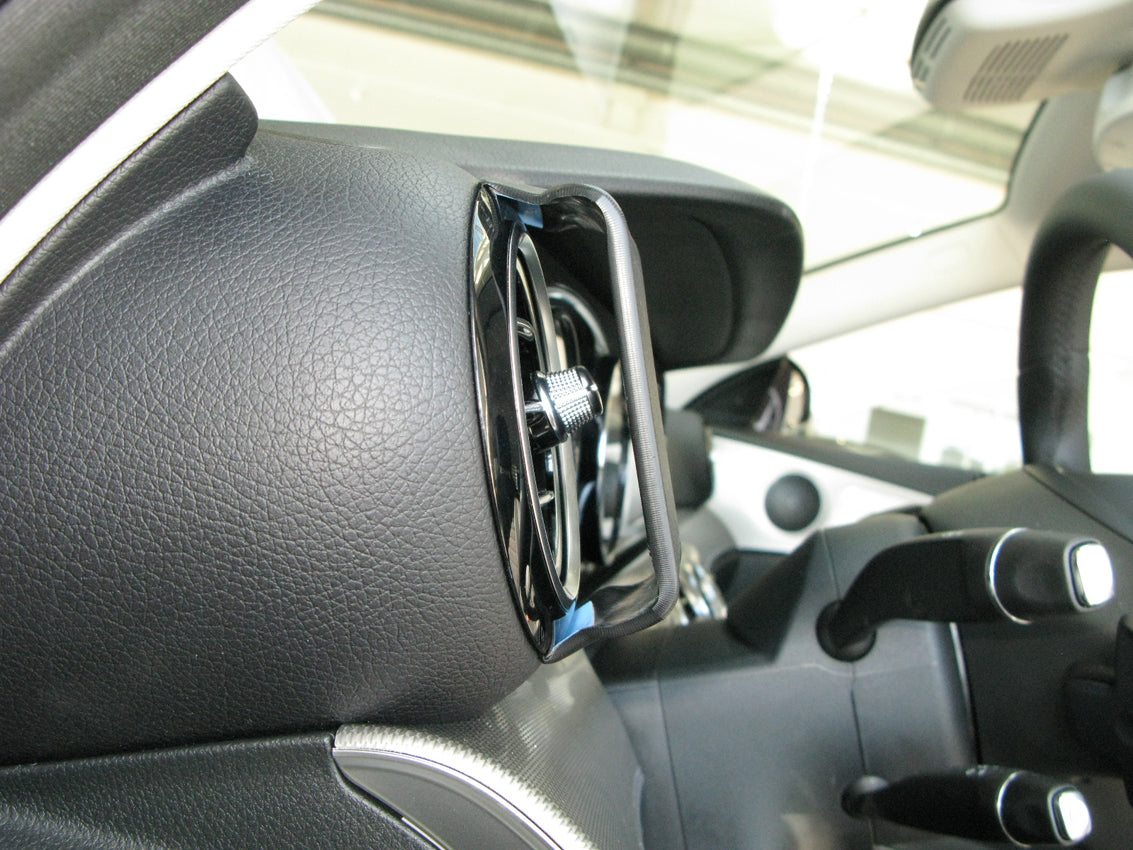 Brodit ProClip 805208 voor Mercedes Benz E-Class, Stationwagon 2017-2023, Mercedes Benz E-Class, Sedan 2017-2023 en Mercedes Benz E-Class, Coupé 2018-2023 - productfoto zwarte ABS montagebasis
