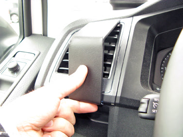 Brodit ProClip 805214 voor Volkswagen T6 Transporter/Pickup 2016-2020 en Volkswagen Caravelle 2016-2020 - ProClip geplaatst in het voertuig