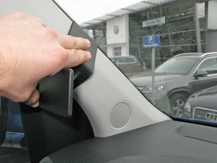 Brodit ProClip 805298 voor Volkswagen Amarok 2017-2023 - detail van dashboardmontage