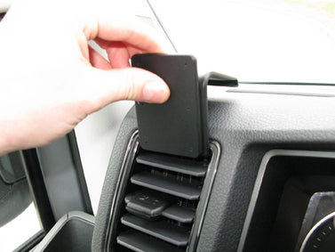 Brodit ProClip 805304 voor MAN TGE 2019-2024 en Volkswagen Crafter 2017-2024 - ProClip geplaatst in het voertuig