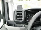 Brodit ProClip 805304 voor MAN TGE 2019-2024 en Volkswagen Crafter 2017-2024 - productfoto zwarte ABS montagebasis