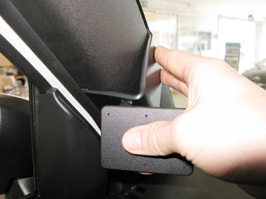 Brodit ProClip 805305 voor Suzuki Ignis 2016-2023 - detail van dashboardmontage