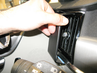 Brodit ProClip 805308 voor Volvo V90 2017-2026 en Volvo S90 2017-2025 - ProClip geplaatst in het voertuig