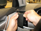 Brodit ProClip 805308 voor Volvo V90 2017-2026 en Volvo S90 2017-2025 - detail van dashboardmontage