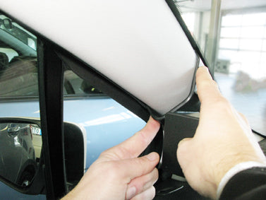 Brodit ProClip 805402 voor Toyota Yaris 2015-2020 - detail van dashboardmontage
