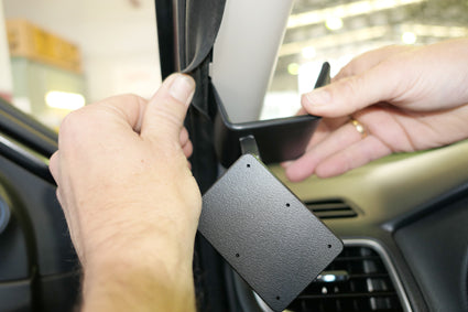 Brodit ProClip 805524 voor Mitsubishi L200 2020-2024 - ProClip geplaatst in het voertuig