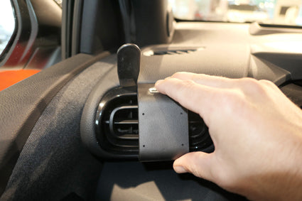 Brodit ProClip 805638 voor Toyota Yaris Cross 2020-2026 en Toyota Yaris 2021-2026 - montagepositie op dashboard