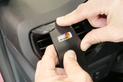 Brodit ProClip 805643 voor Ford Kuga 2020-2026 - detail van dashboardmontage