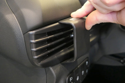 Brodit ProClip 805660 voor Hyundai i20 2021-2026 en Hyundai Bayon 2021-2026 - detail van dashboardmontage