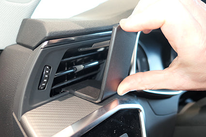 Brodit ProClip 805720 voor Audi S6 2019-2025, Audi A7 2019-2025 en Audi A6 2019-2026 - montagepositie op dashboard