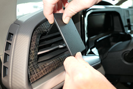 Brodit ProClip 805737 voor Volkswagen Multivan T7 2022-2026 - montagepositie op dashboard