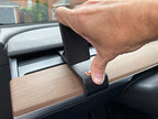 Brodit ProClip 805766 voor Tesla Model Y 2020-2025 en Tesla Model 3 2018-2024 - detail van dashboardmontage