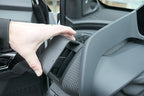Brodit ProClip 805818 voor Subaru Solterra 2023-2026 en Toyota bZ4X 2023-2025 - montagepositie op dashboard