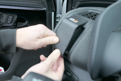 Brodit ProClip 805818 voor Subaru Solterra 2023-2026 en Toyota bZ4X 2023-2025 - ProClip geplaatst in het voertuig