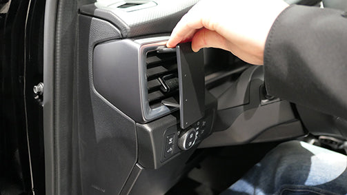 Brodit ProClip 806009 voor Volkswagen Amarok 2024-2026 - ProClip geplaatst in het voertuig