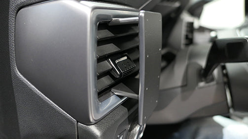 Brodit ProClip 806009 voor Volkswagen Amarok 2024-2026 - detail van dashboardmontage