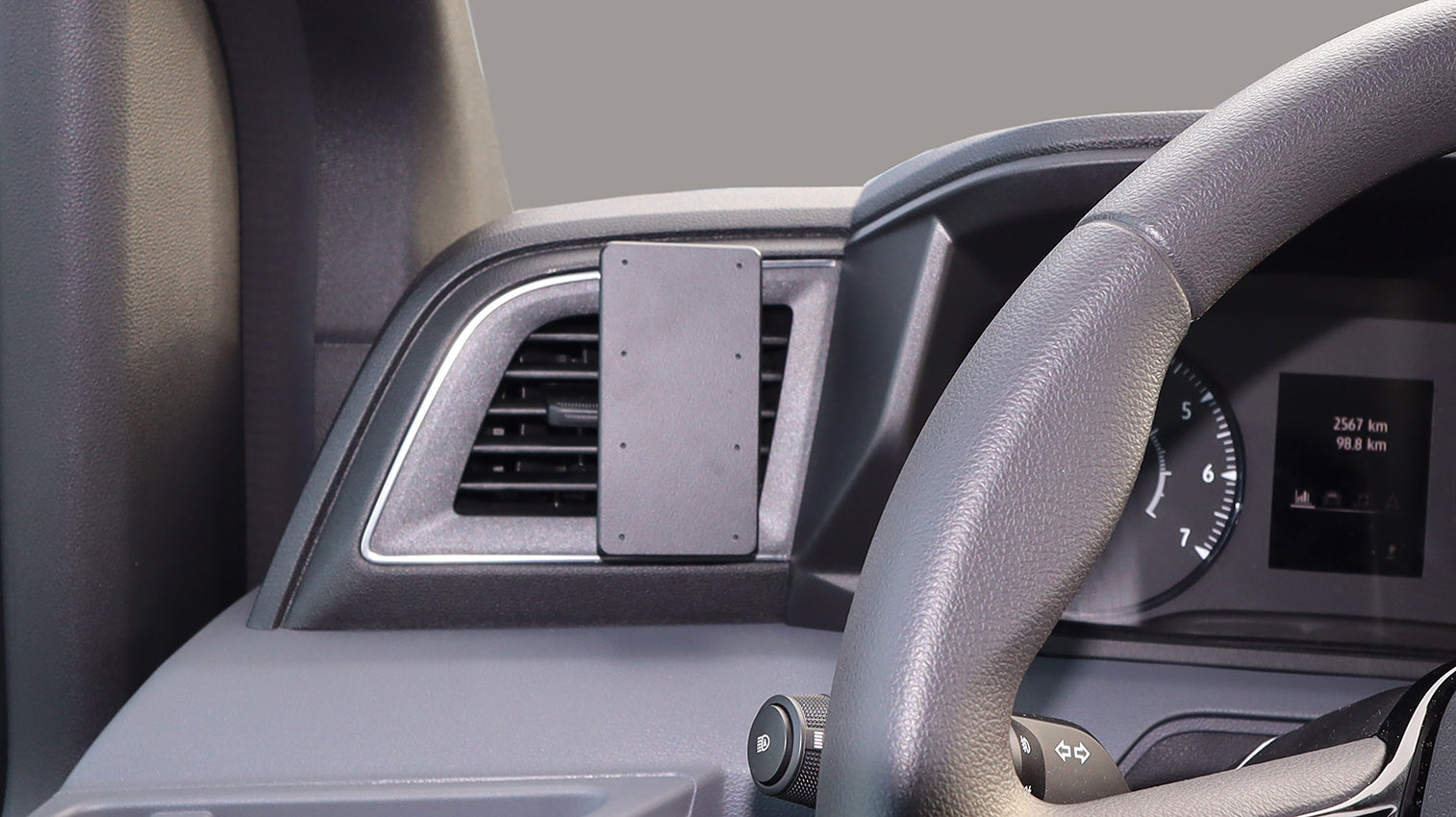 Brodit ProClip 806180 voor Nissan Interstar 2025-2026 en Renault Master 2025-2026 - detail van dashboardmontage