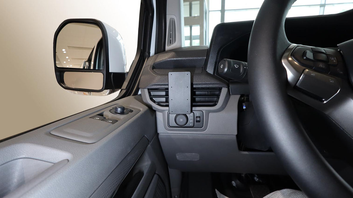 Brodit ProClip 806240 voor Ford Transit Custom 2024-2026 en Volkswagen T7 Transporter/Pickup 2025-2026 - montagefoto 8