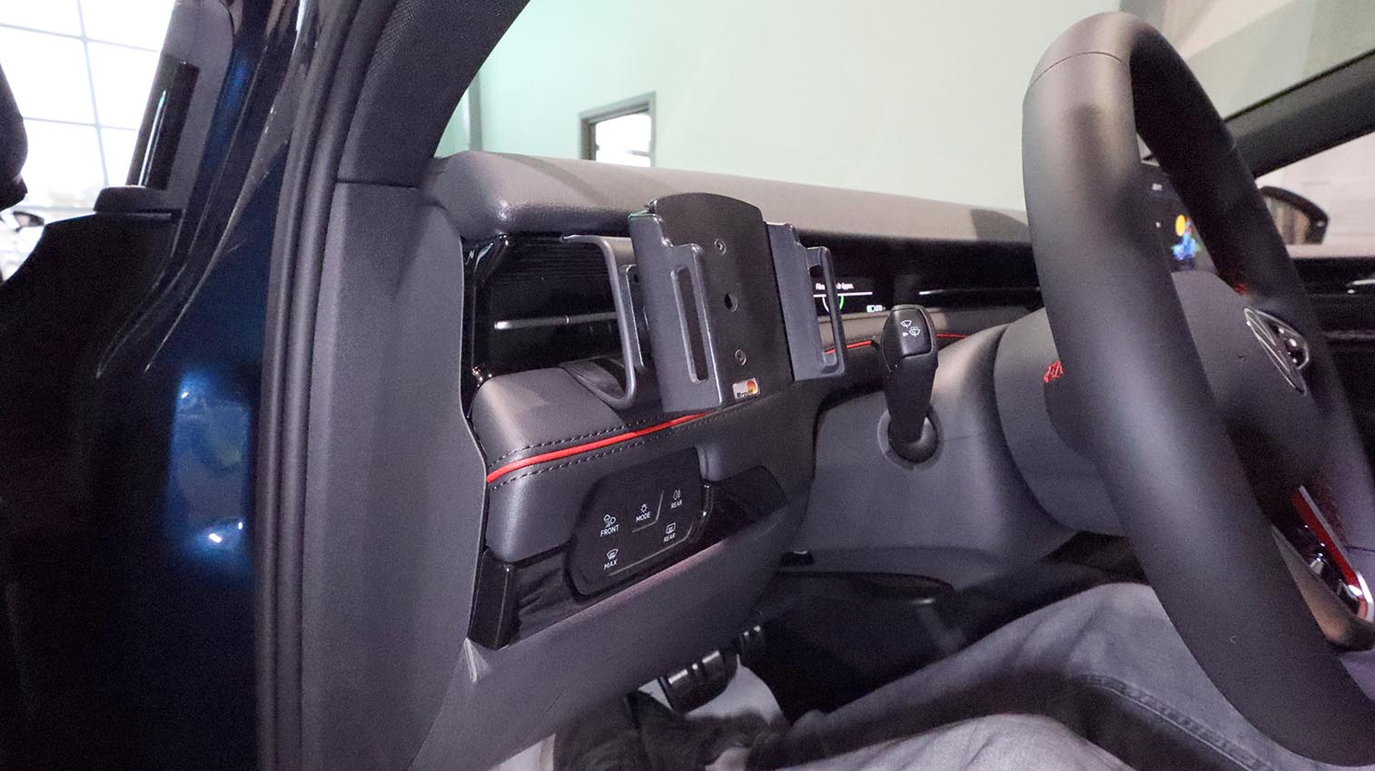 Brodit ProClip 806251 voor Volkswagen ID.7 2024-2026 - montagefoto 7