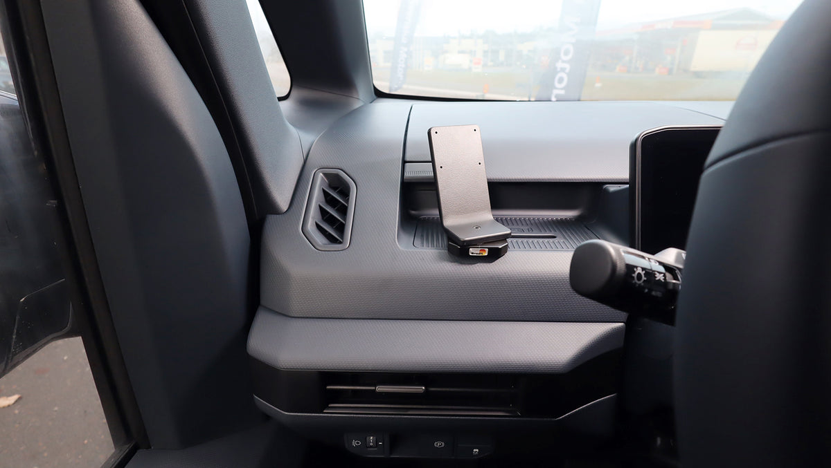 Brodit ProClip 806255 voor Kia PV5 Passenger 2025-2026 en Kia PV5 Cargo 2025-2026 - installatiepositie