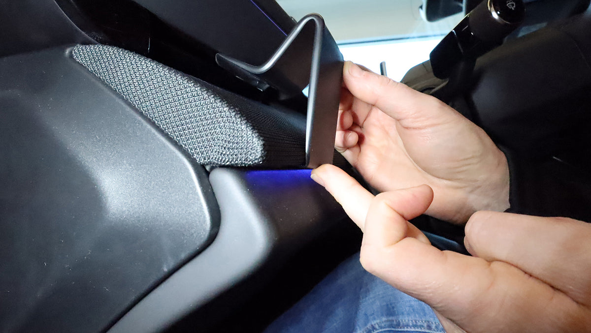 Brodit ProClip 806264 voor Polestar 4 2024-2026 - montagepositie op dashboard