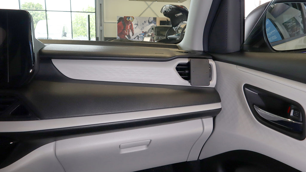 Brodit ProClip 806300 voor Suzuki Swift 2025-2026 - detail van dashboardmontage