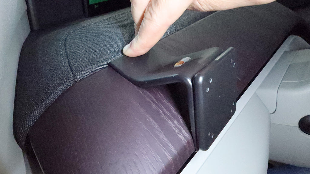 Brodit ProClip 806306 voor Volvo EX60 2027-2027 - detail van dashboardmontage