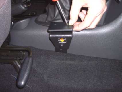 Brodit ProClip 830510 voor Daihatsu YRV 2001-2007, Daihatsu Terios 2001-2005 e.a. - detail van dashboardmontage