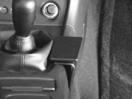 Brodit ProClip 832611 voor Mazda MX-5 1998-2005 en Mazda Miata 1998-2005 - detail van dashboardmontage