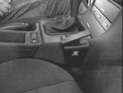 Brodit ProClip 832801 voor BMW Compact 2001-2007, BMW 3-series M3 E46 1998-2004 en BMW 3-series M3 E46 1999-2005 - detail van dashboardmontage