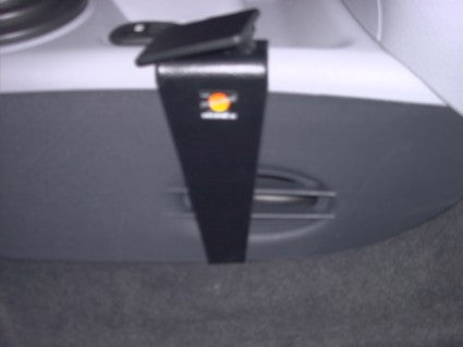 Brodit ProClip 832924 voor Citroen Pluriel 2003-2004 en Citroen C3 2002-2004 - detail van dashboardmontage