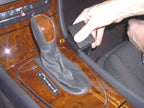 Brodit ProClip 833042 voor Mercedes Benz E-Class, Stationwagon 2003-2009, Mercedes Benz E-Class, Stationwagon 2004-2009 e.a. - montagepositie op dashboard
