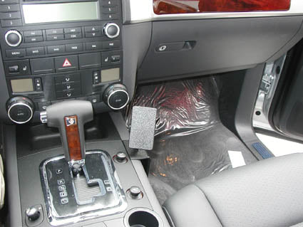 Brodit ProClip 833297 voor Volkswagen Touareg 2003-2009 en Volkswagen Touareg 2004-2010 - installatiepositie
