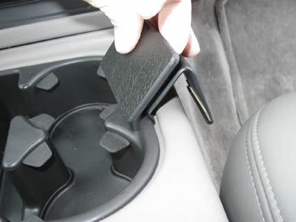 Brodit ProClip 833308 voor Chevrolet Tahoe 2003-2006, Chevrolet Suburban 2003-2006 e.a. - montagepositie op dashboard
