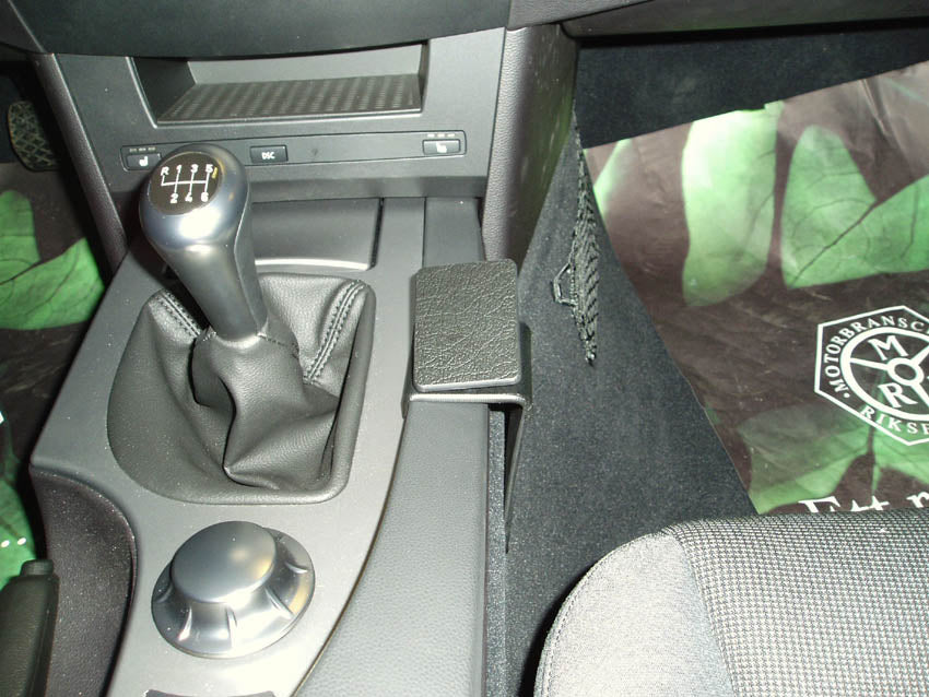 Brodit ProClip 833379 voor BMW 5-series M5 E60, E61 2004-2010 - installatiepositie