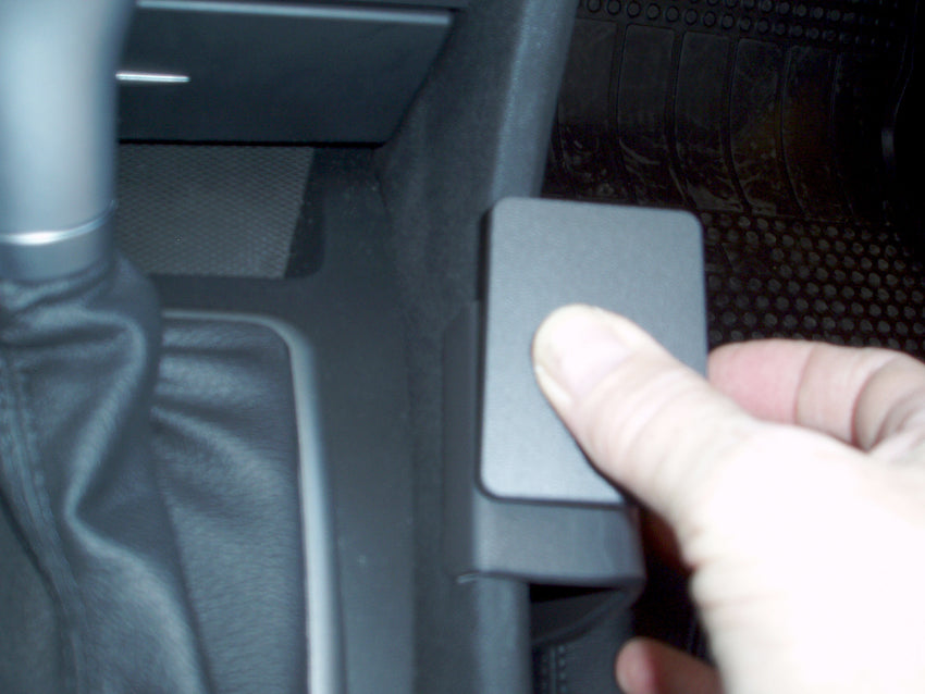 Brodit ProClip 833482 voor Mercedes Benz SLK-Class 2005-2010 - montagepositie op dashboard