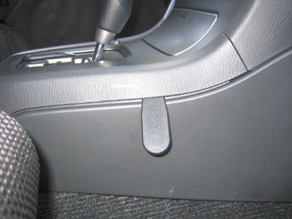 Brodit ProClip 833617 voor Subaru WRX 2005-2007, Subaru Outback Sport 2005-2007 en Subaru Impreza 2005-2007 - montagepositie op dashboard