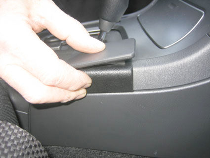 Brodit ProClip 833617 voor Subaru WRX 2005-2007, Subaru Outback Sport 2005-2007 en Subaru Impreza 2005-2007 - detail van dashboardmontage