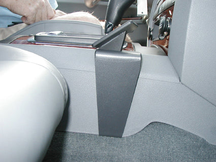 Brodit ProClip 833699 voor Jeep Grand Cherokee 2005-2010 en Jeep Commander 2006-2010 - detail van dashboardmontage