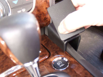 Brodit ProClip 833912 voor Jaguar XK-Series 2007-2015 - montagepositie op dashboard