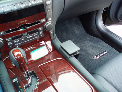 Brodit ProClip 834028 voor Lexus LS Series 2007-2012 - detail van dashboardmontage