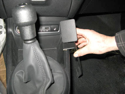 Brodit ProClip 834289 voor Hyundai i20 2009-2014 - montagepositie op dashboard