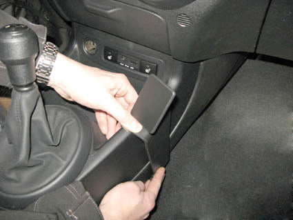 Brodit ProClip 834289 voor Hyundai i20 2009-2014 - detail van dashboardmontage