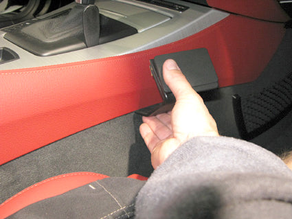 Brodit ProClip 834348 voor BMW Z4 2009-2016 - montagepositie op dashboard