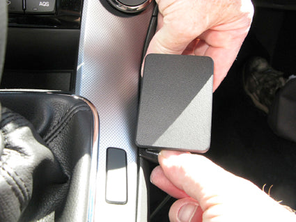 Brodit ProClip 834350 voor Chevrolet Cruze 2009-2014 - montagepositie op dashboard