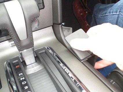 Brodit ProClip 834366 voor Ford Mustang 2010-2014 - montagepositie op dashboard