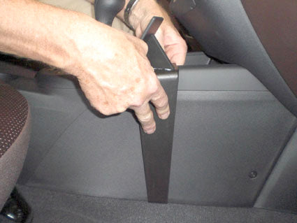 Brodit ProClip 834372 voor Kia Forte 2010-2011 en Kia Cerato 2010-2011 - ProClip geplaatst in het voertuig