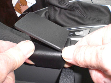 Brodit ProClip 834418 voor Cadillac SRX 2010-2016 - detail van dashboardmontage